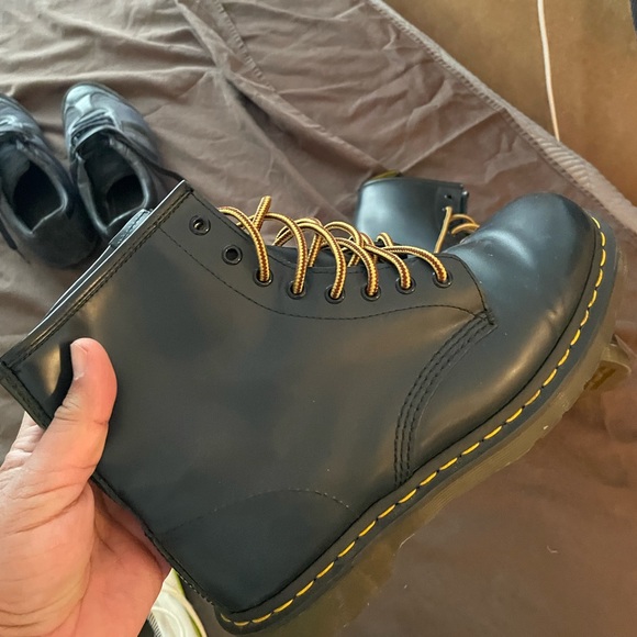 Dr martens Bots 10/10 worn 3 times Not my style got it as s gift. - Picture 3 of 7